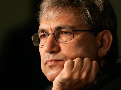 20091214200947-orhan-pamuk.jpg