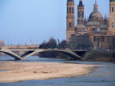 http://uploads.blogia.com/blogs/s/sl/sla/slarraga/upload/20080218213002-ebro2.jpg